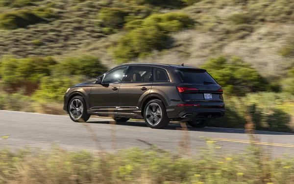 Cars wallpapers Audi Q7 55 TFSI quattro (Tamarind Brown Metallic) US-spec - 2025