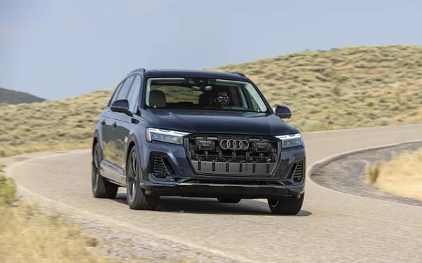 Cars wallpapers Audi Q7 55 TFSI quattro (Waitomo Blue Metallic) US-spec - 2025