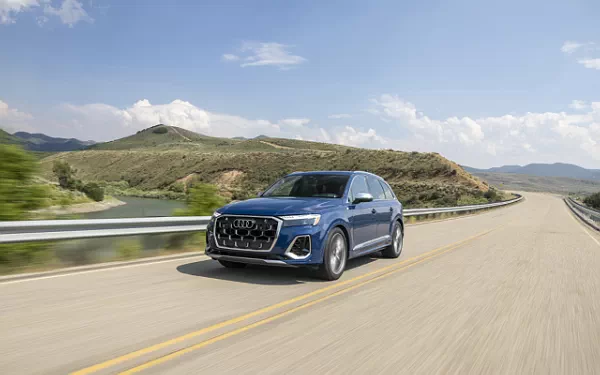 Cars wallpapers Audi SQ7 TFSI (Ascari Blue Metallic) US-spec - 2025
