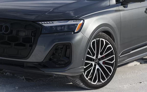 Cars wallpapers Audi SQ7 TFSI Black Optic Package (Daytona Grey) US-spec - 2025