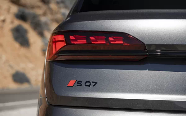 Cars wallpapers Audi SQ7 TFSI Black Optic Package (Daytona Grey) US-spec - 2025
