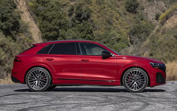 Cars wallpapers Audi SQ8 TFSI quattro (Chili Red Metallic) US-spec - 2025