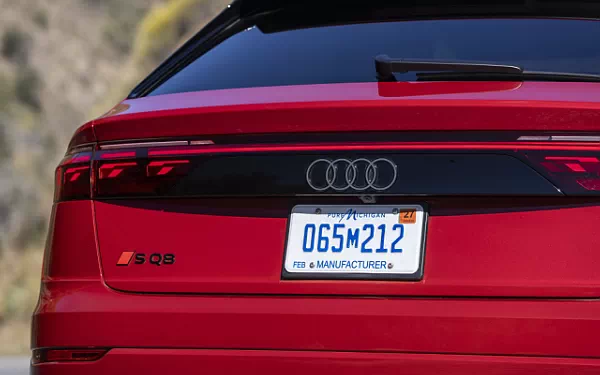 Cars wallpapers Audi SQ8 TFSI quattro (Chili Red Metallic) US-spec - 2025