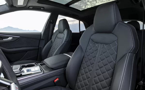 Cars wallpapers Audi SQ8 TFSI quattro (Chili Red Metallic) US-spec - 2025