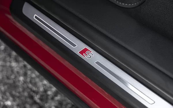 Cars wallpapers Audi SQ8 TFSI quattro (Chili Red Metallic) US-spec - 2025