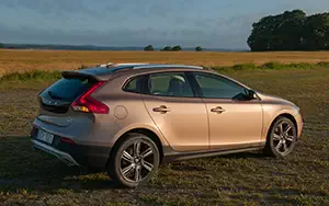 Cars wallpapers Volvo V40 Cross Country - 2014
