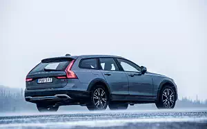 Cars wallpapers Volvo V90 D5 Cross Country - 2017