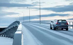 Cars wallpapers Volvo V90 D5 Cross Country - 2017